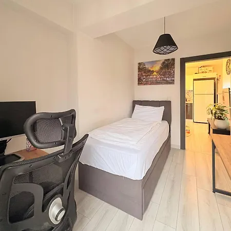 Bright Modern 2br In Kathane *